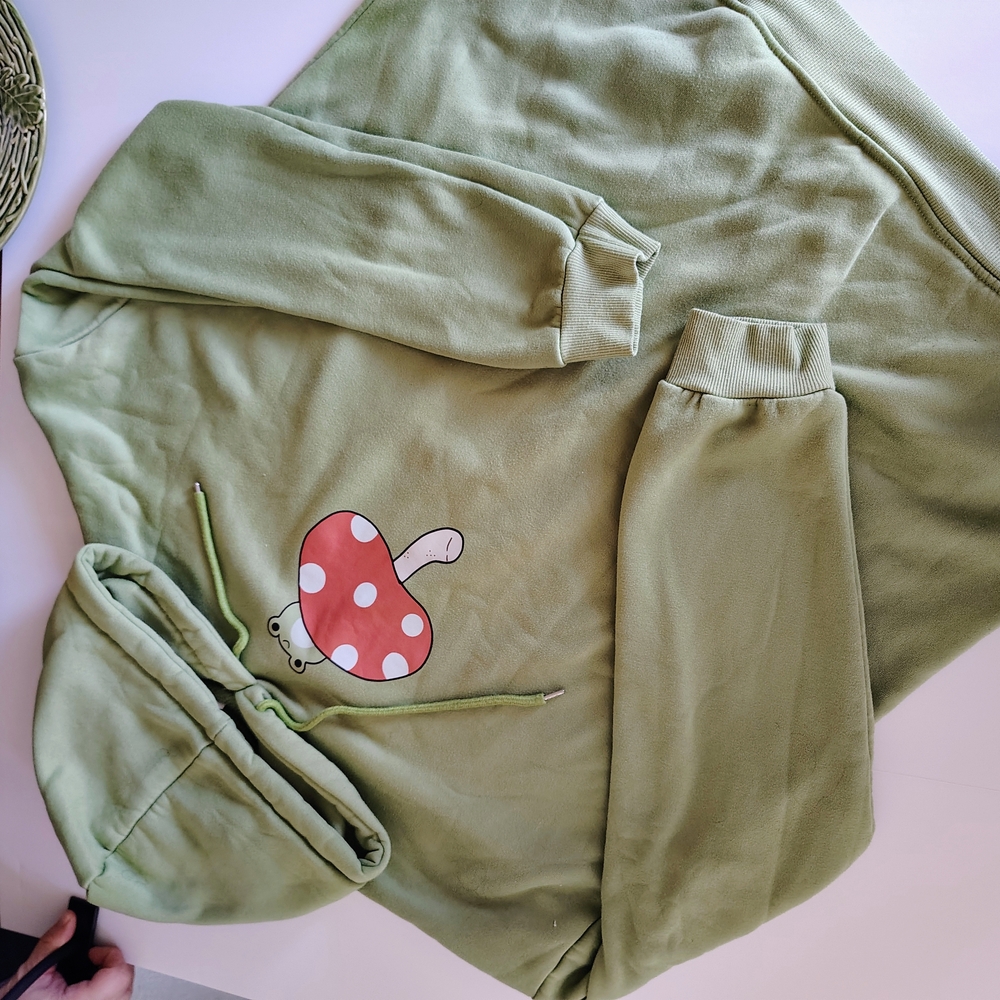Green Cozy Sweatshirt with Relaxed Fit
